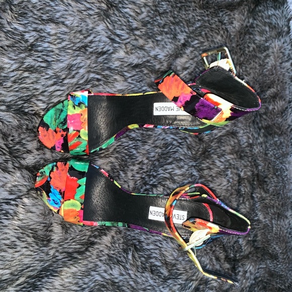 Floral Steven madden heels - Picture 3 of 4